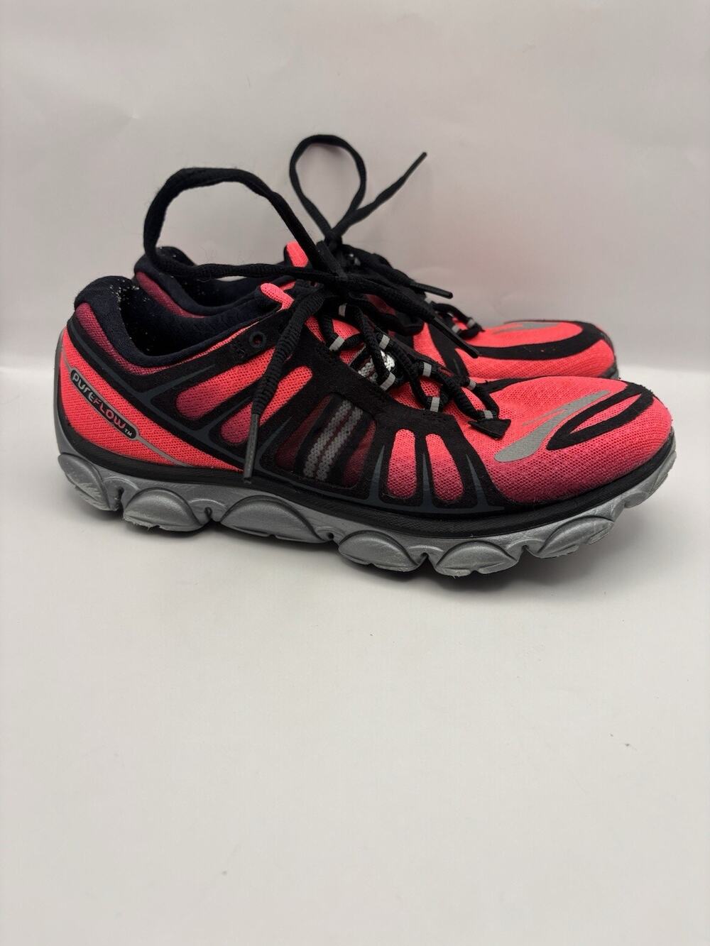 Brooks Pureflow 2 Pink And Black Women Size 8